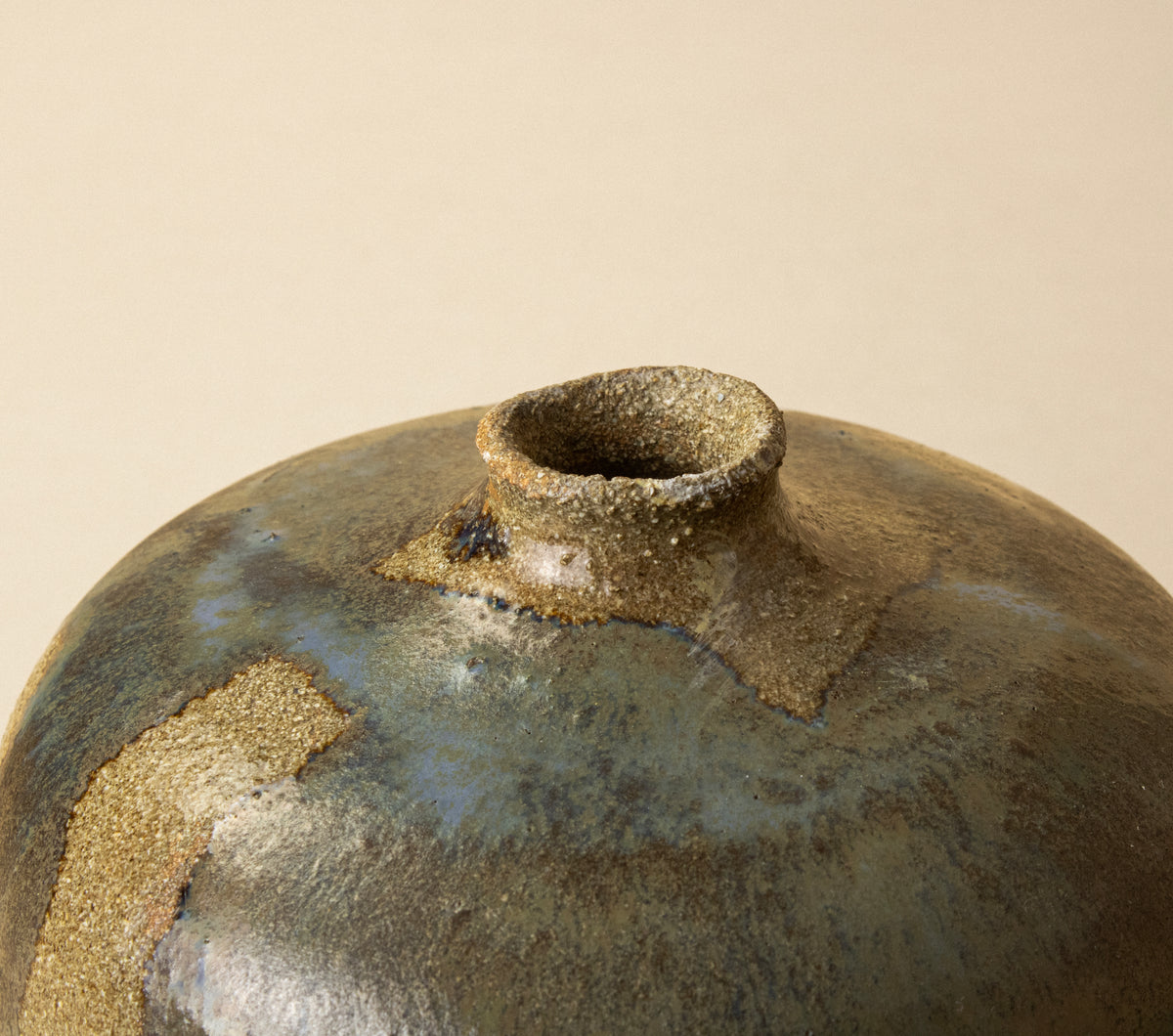 CERAMIC VASE
